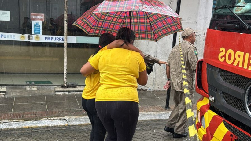 FuncionÃ¡rias sobrevivem a desabamento de lanchonete em Sobral  