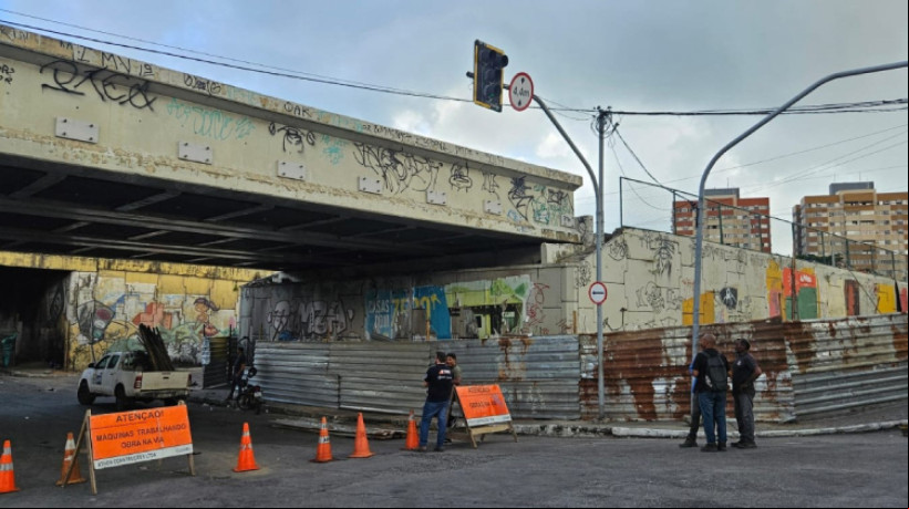 De acordo com o Executivo municipal, a ocupação no viaduto constituia 21 moradias irregulares