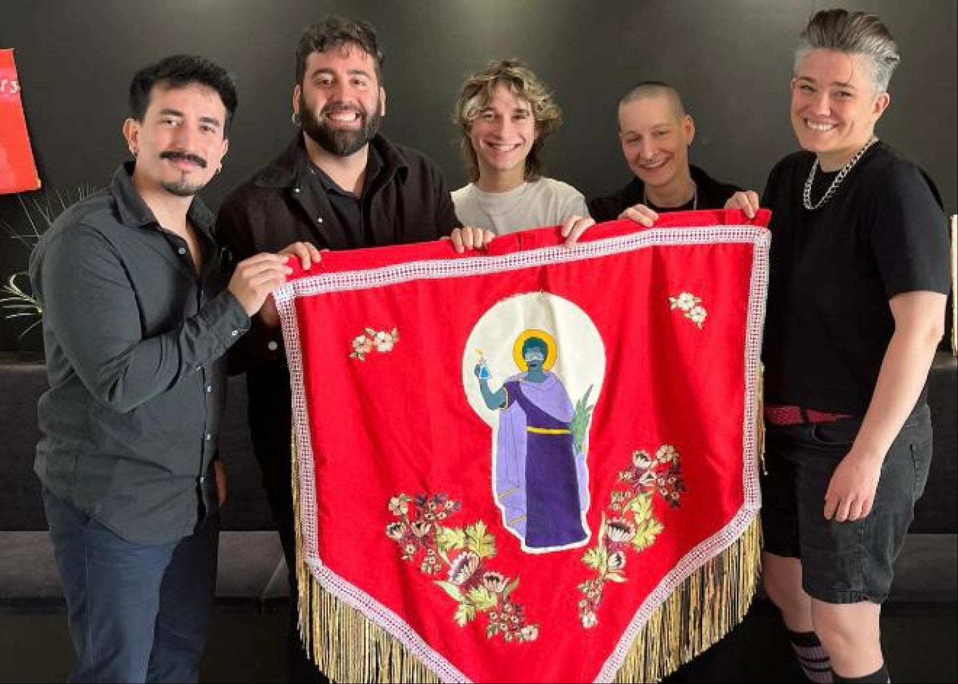 As três obras cearenses escolhidas integram a exposição "Degenerado Tibira" e chegam ao acervo do Museu Queer de Berlim após uma doação da curadoria As três obras cearenses escolhidas integram a exposição "Degenerado Tibira" e chegam ao acervo do Museu Queer de Berlim após uma doação da curadoria