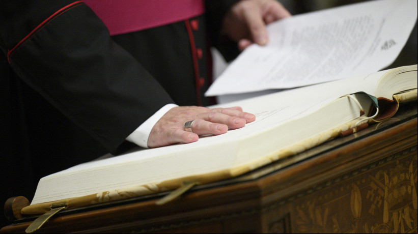 Cardeais se reúnem hoje no Vaticano para iniciar o conclave