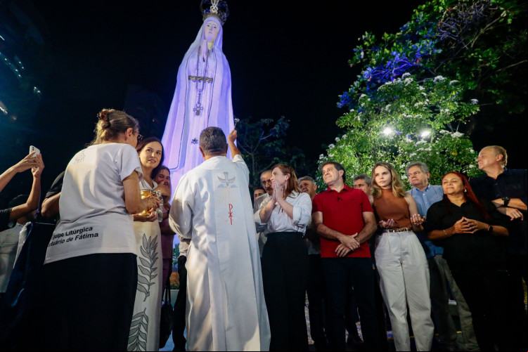 Prefeito Evandro Leitão entrega as reformas do monumento de Nossa Senhora de Fátima e da Praça Pio IX, no bairro de Fátima