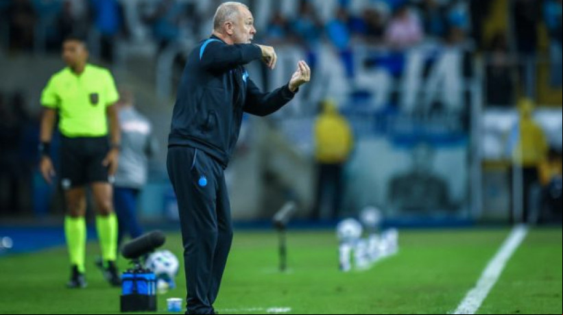 Imortal conseguiu sair na frente do placar e não manteve cenário favorável em quatro dos seis jogos de Mano Menezes no comando 