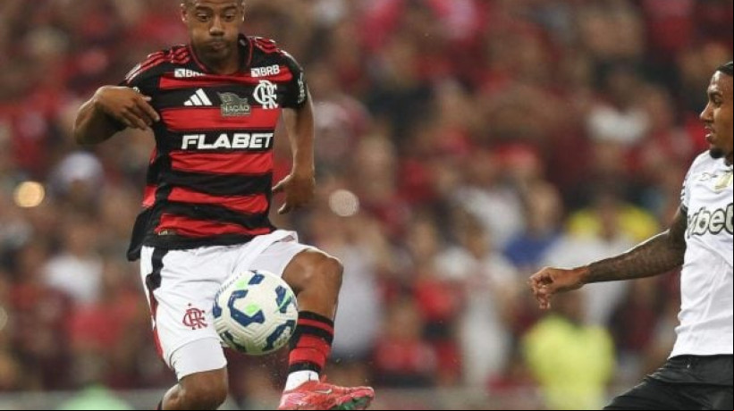 Uruguaio tem mais duas semanas para se recuperar de uma entorse no joelho esquerdo e ficar a à disposição do técnico Filipe Luís