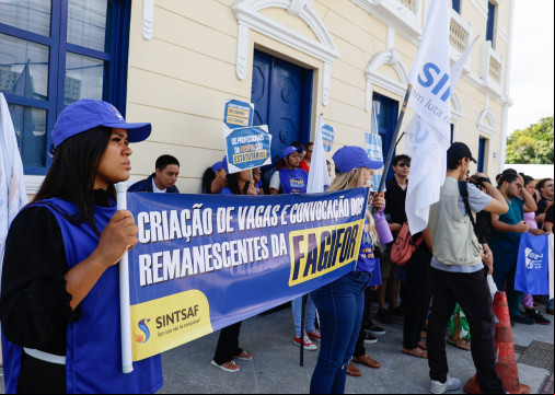 FORTALEZA, CEARÃ,  BRASIL- 02.06..2025:  ManifestaÃ§Ã£o Fagifor na SMS ..  (Daniel Galber/Especial para O POVO)