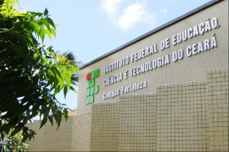 Servidores relatam que a direção do campus foi informada desde os primeiros casos, mas nenhuma ação efetiva foi tomada até o momento.