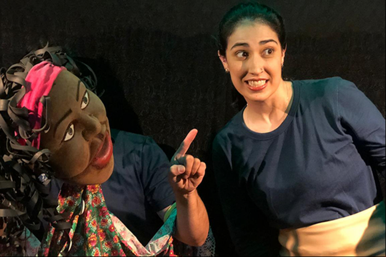 Região dos Lagos recebe companhia de teatro de bonecos sobre rodas