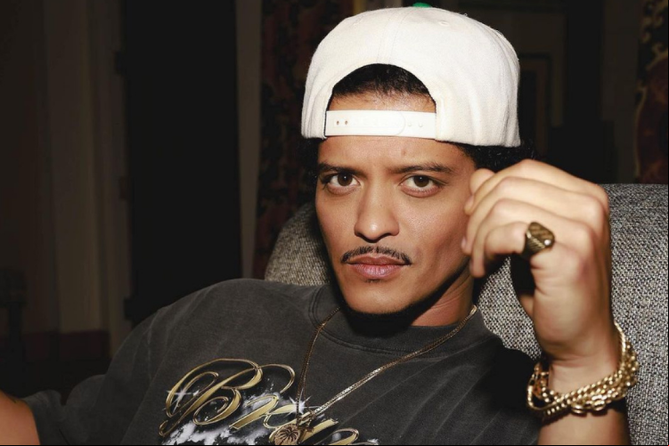 Bruno Mars retornará para shows no Brasil ainda em 2024