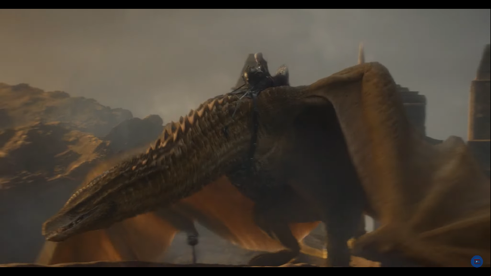 Syrax - Outro dragão marcante nessa primeira temporada é Syrax, que pertence à grande protagonista da série, a Rhaenyra (Emma D’Arcy). Apesar de não ser tão grande quanto Caraxes, ainda assim é um dragão de respeito.