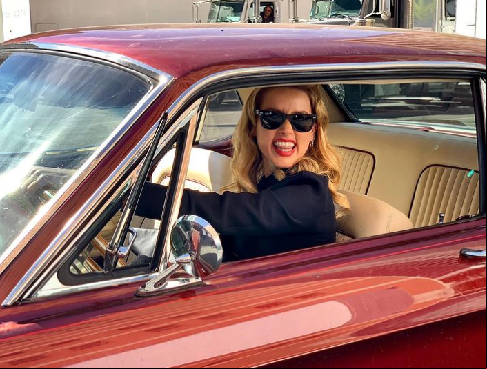Além disso, Amber Heard foi flagrada mentindo. O jurado disse que foi um fiasco a declaração da atriz de que havia doado o acordo de divórcio (US$ 7 milhões) para caridade - o que ficou provado que não tinha sido feito. Isso foi a gota d'água.
