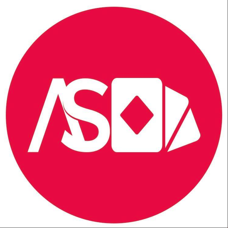 Ela alegou que a empresa contratada para o evento - Ás Formaturas - não estava istrando bem o dinheiro depositado. E que, por isso, ela decidiu sacar e fazer aplicações por conta própria. Mas acabou fazendo péssimas aplicações e perdendo o dinheiro.
